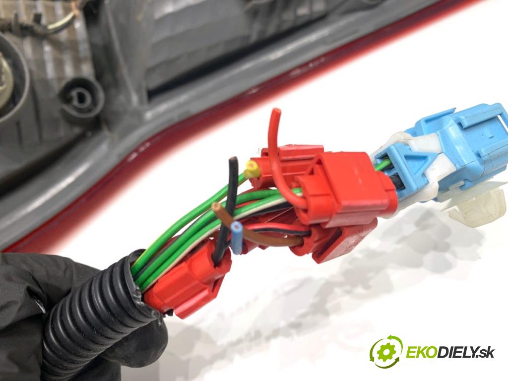 HONDA CR-V III SUV 2009 103 kW 2.2 i-CTDi 4WD (RE6) 2204 Svetlo ľavy zad