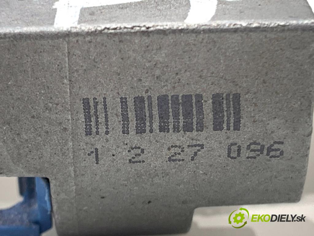 HONDA CR-V III SUV 2009 103 kW 2.2 i-CTDi 4WD (RE6) 2204 Kľučka vonkajšia pravy predný