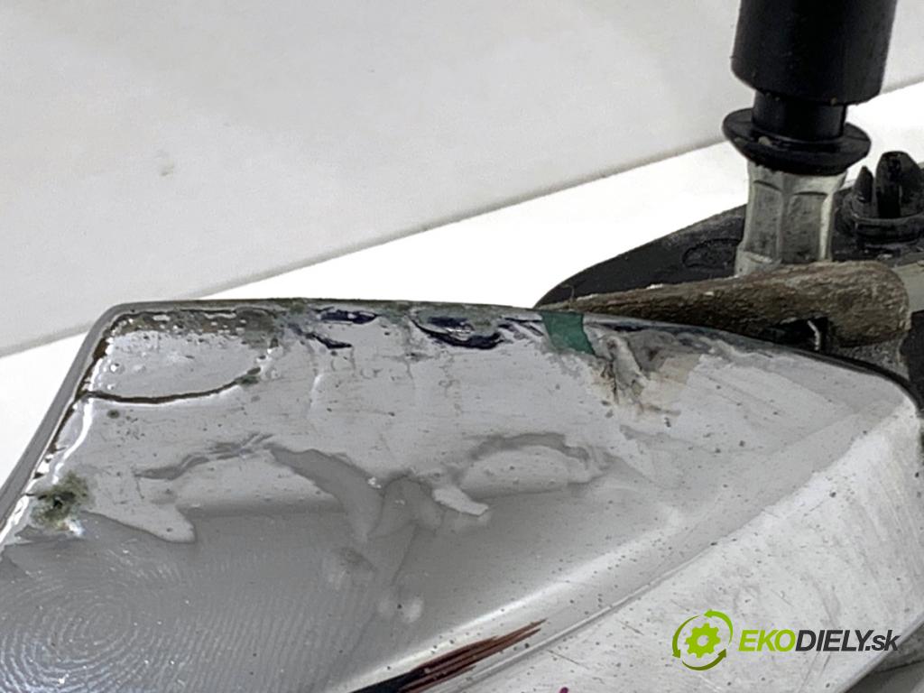 HONDA CR-V III SUV 2009 103 kW 2.2 i-CTDi 4WD (RE6) 2204 Kľučka vonkajšia ľavy predný