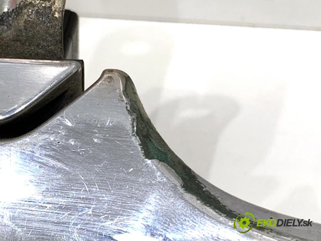 HONDA CR-V III SUV 2009 103 kW 2.2 i-CTDi 4WD (RE6) 2204 Kľučka vonkajšia ľavy predný