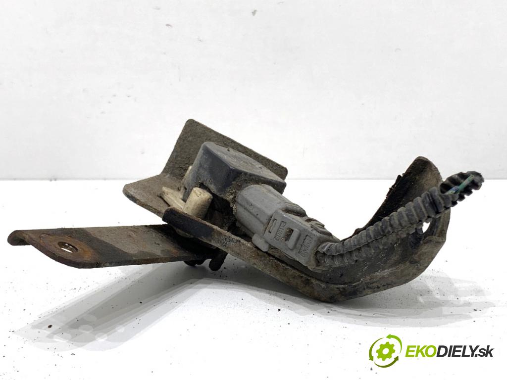 HONDA CR-V III SUV 2009 103 kW 2.2 i-CTDi 4WD (RE6) 2204 Snímač XENON zad pravy