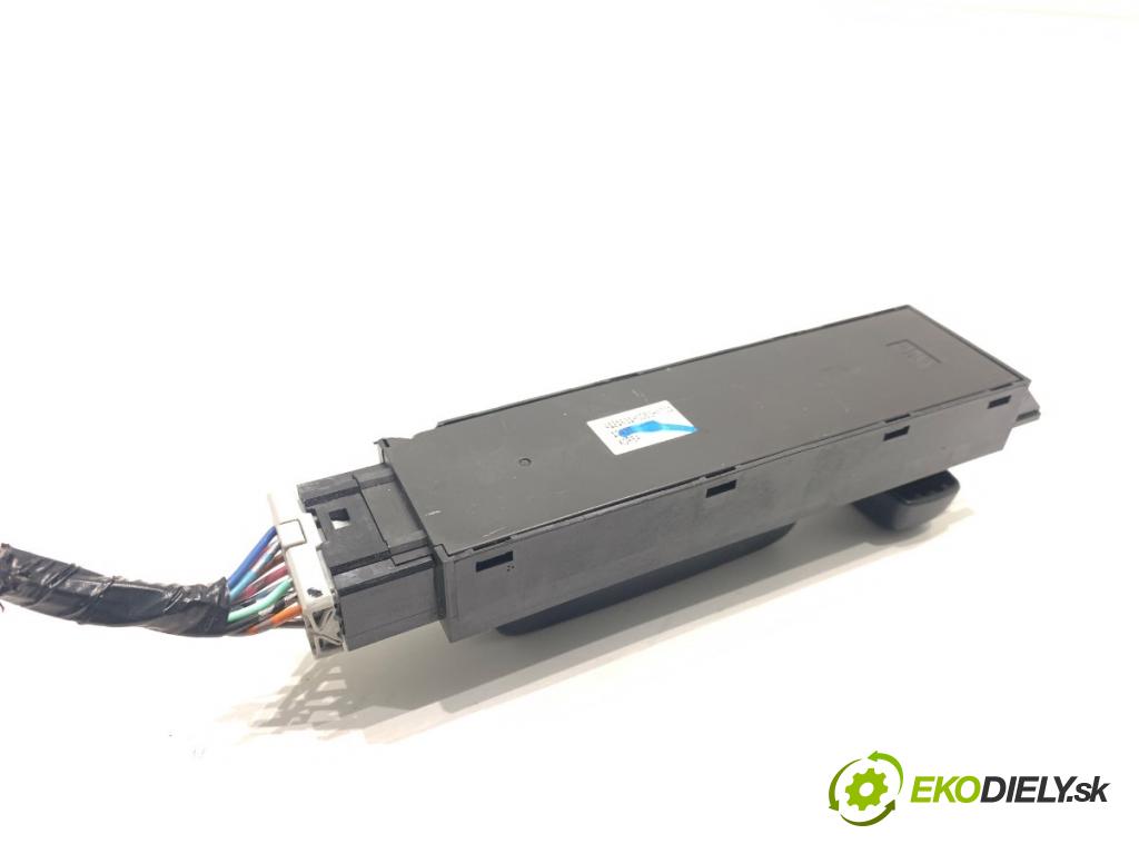 HONDA CR-V III SUV 2009 103 kW 2.2 i-CTDi 4WD (RE6) 2204 Prepínač sedačky 4121631-SDB3-A701