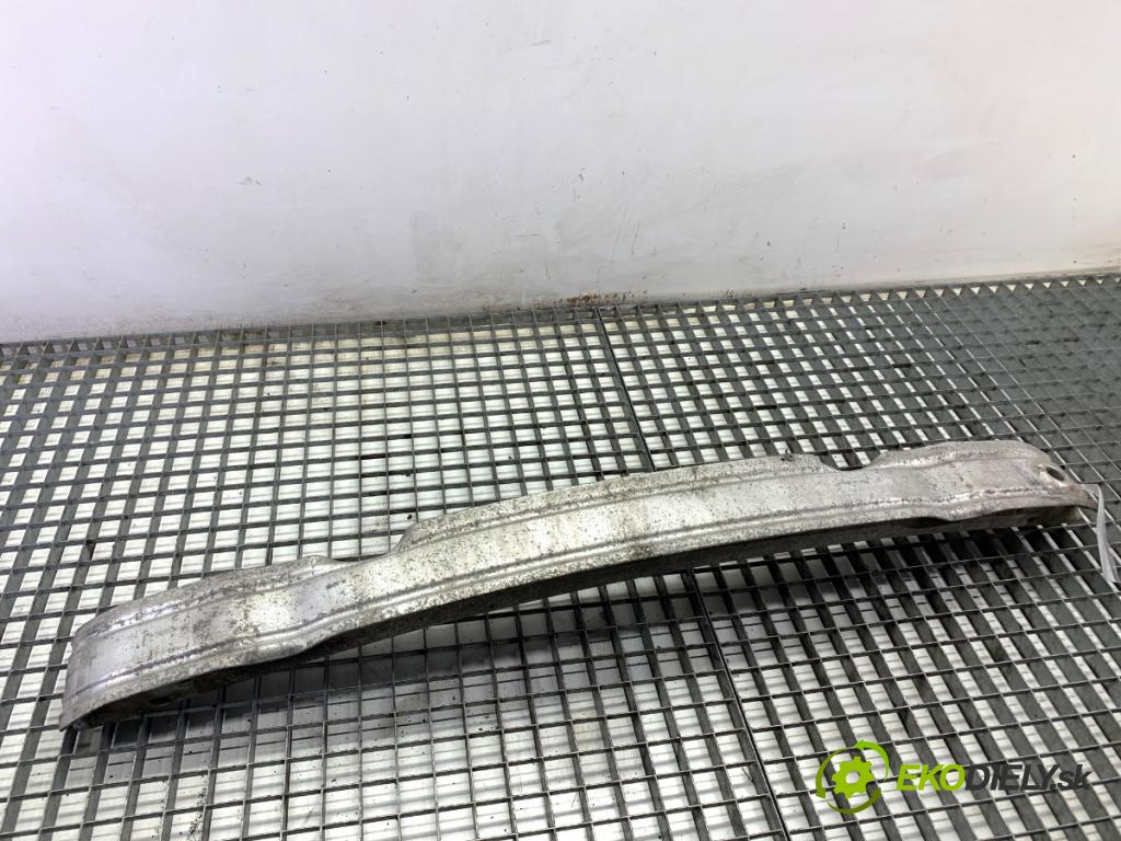 AUDI A6 C7 Kombi 2012 120 kW 2.0 TDI 1968 Výstuha nárazníka predný (Výstuha predná)