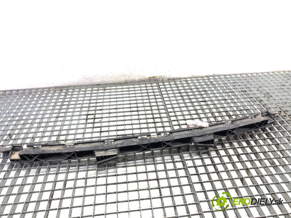 AUDI A6 C7 Kombi 2012 120 kW 2.0 TDI 1968 Úchyt nárazníka zad stredový 4G9807458