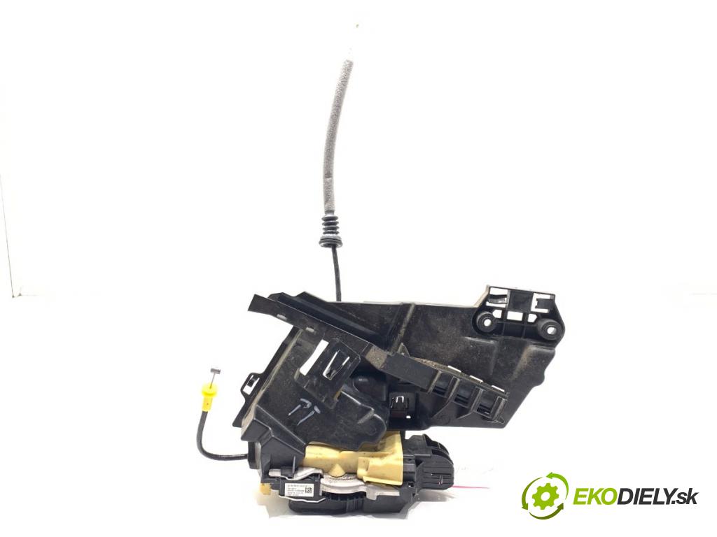 VOLVO XC60 II SUV 2020 173 kW B5 Mild-Hybrid AWD 1969 zámok Dvere pravy zad 32131413