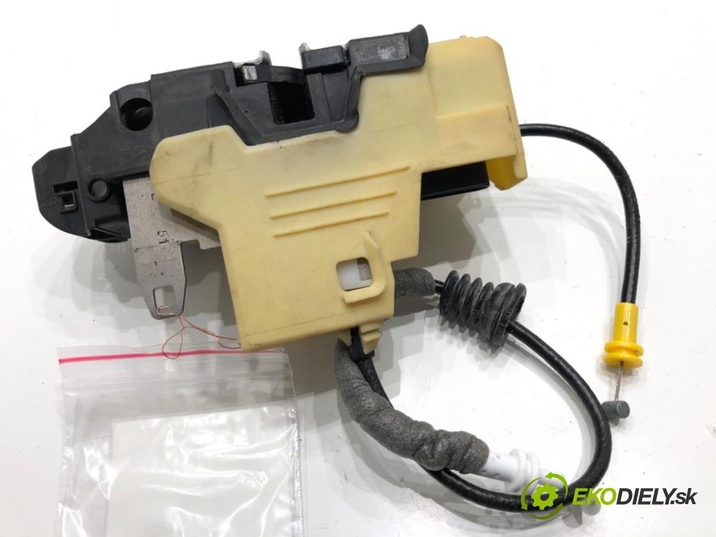 VOLVO XC60 II SUV 2020 173 kW B5 Mild-Hybrid AWD 1969 zámok Dvere ľavy zad 32131412