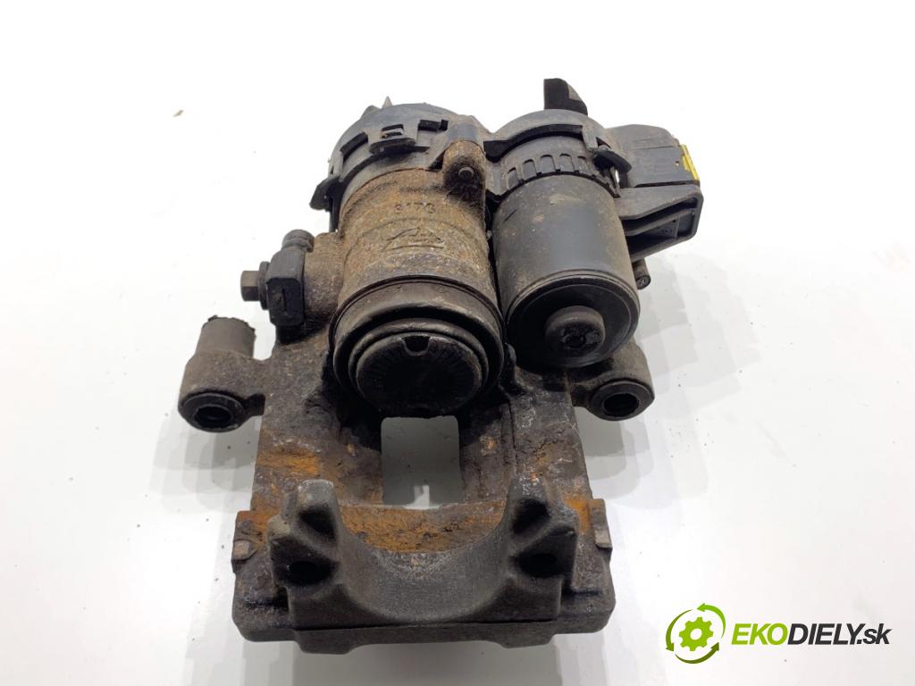 VOLVO XC60 II SUV 2020 173 kW B5 Mild-Hybrid AWD 1969 Brzdič strmeň pravy zad 31687555 32217364