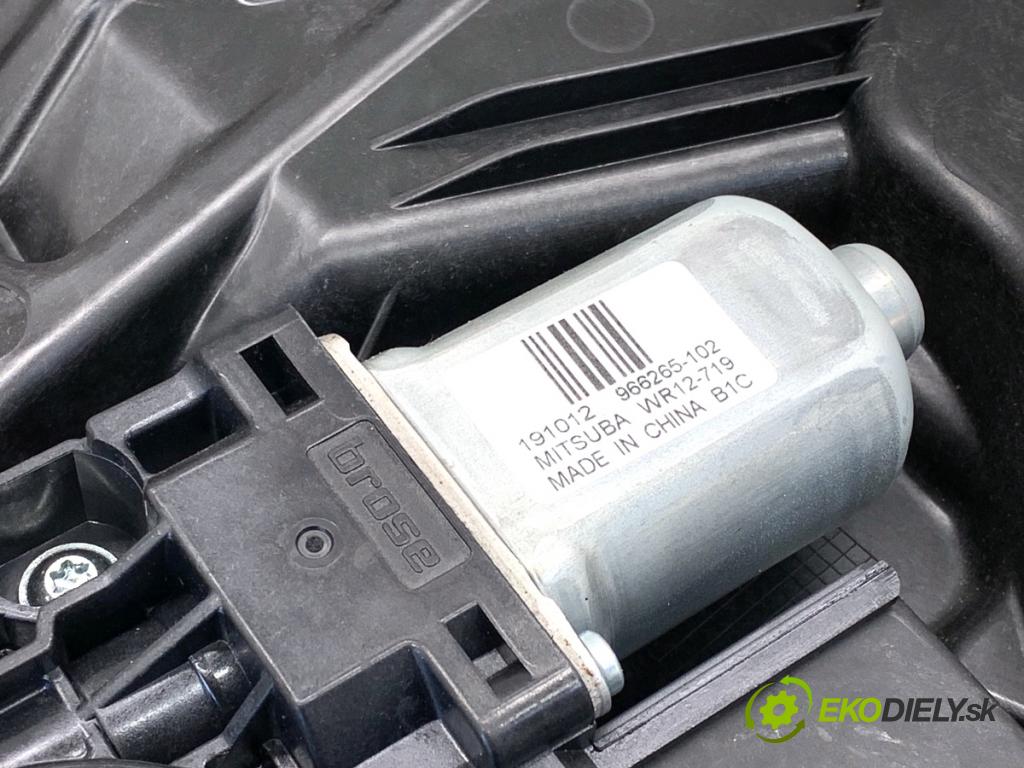 VOLVO XC60 II SUV 2020 173 kW B5 Mild-Hybrid AWD 1969 mechanismus okna pravý zadní část 31416998