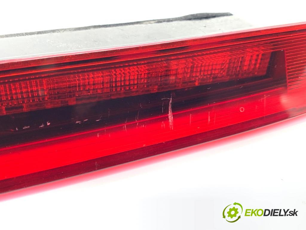 VOLVO XC60 II SUV 2020 173 kW B5 Mild-Hybrid AWD 1969 Svetlo brzdových svetiel 32228419