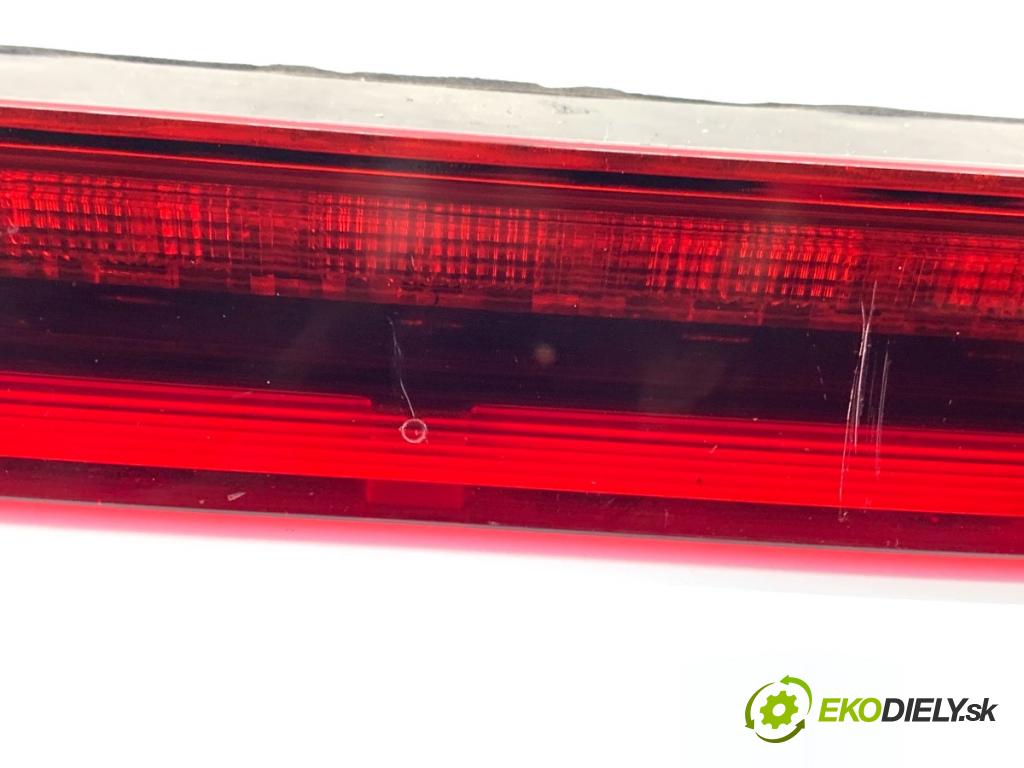 VOLVO XC60 II SUV 2020 173 kW B5 Mild-Hybrid AWD 1969 Svetlo brzdových svetiel 32228419