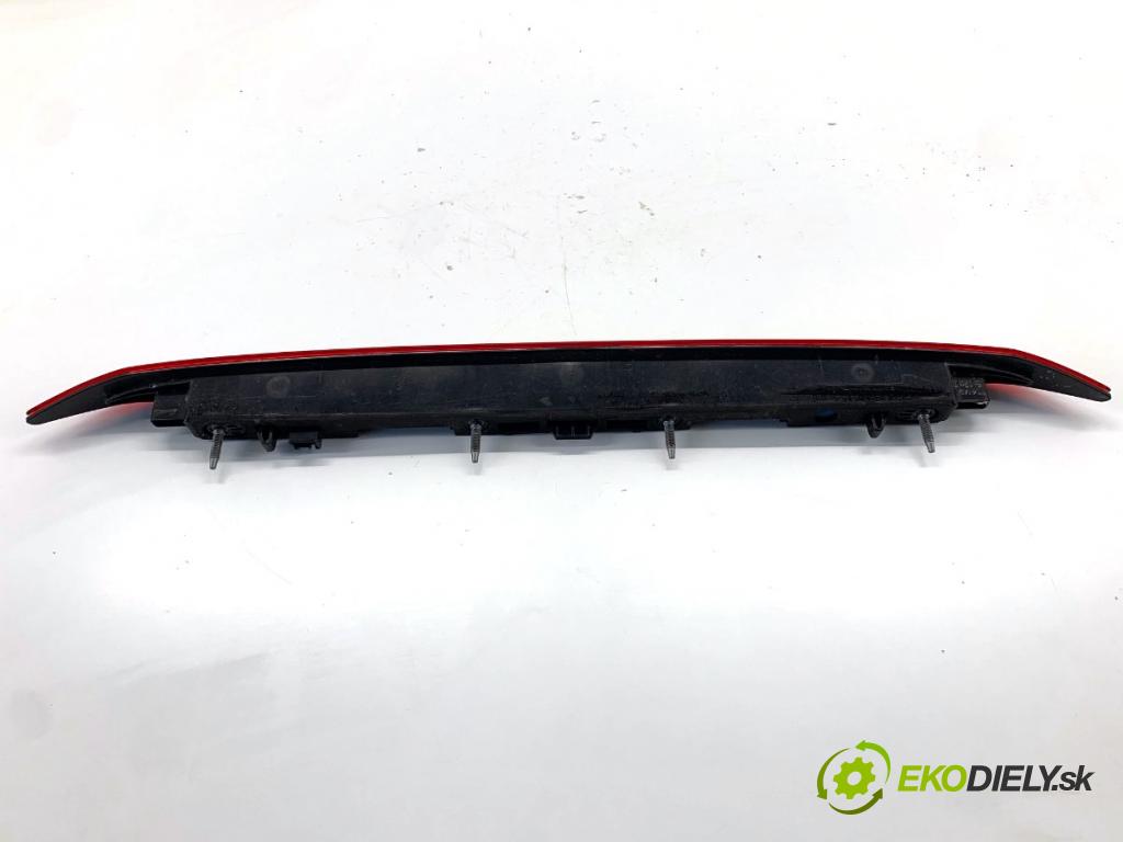 VOLVO XC60 II SUV 2020 173 kW B5 Mild-Hybrid AWD 1969 Svetlo brzdových svetiel 32228419