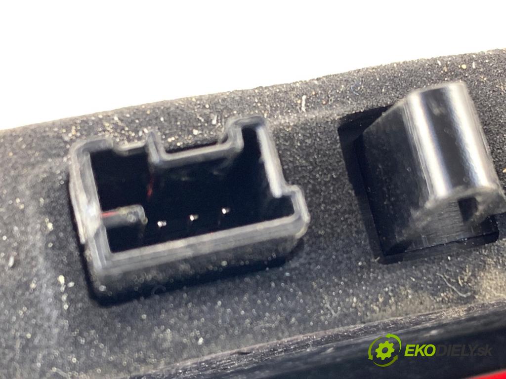 VOLVO XC60 II SUV 2020 173 kW B5 Mild-Hybrid AWD 1969 Svetlo brzdových svetiel 32228419