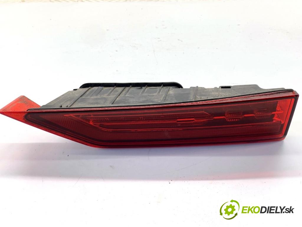 VOLVO XC60 II SUV 2020 173 kW B5 Mild-Hybrid AWD 1969 světlo zadní část pravá vnitřní 31446620 (Klika dveří ostatní)