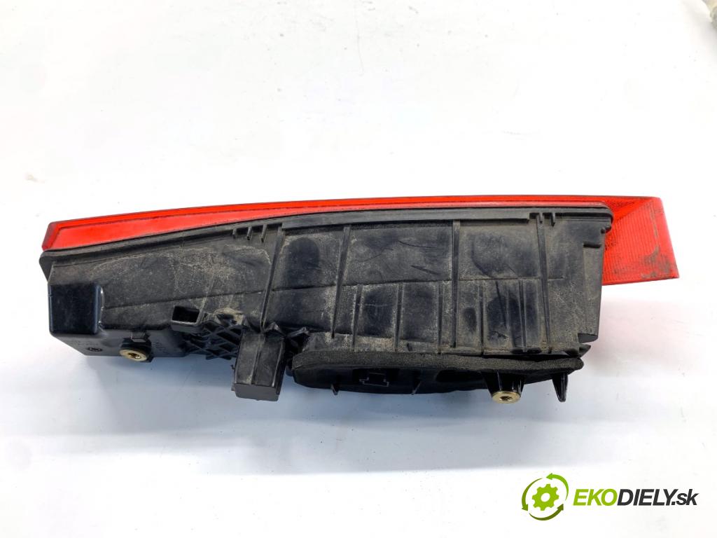 VOLVO XC60 II SUV 2020 173 kW B5 Mild-Hybrid AWD 1969 Svetlo zad pravá vnútorná 31446620 (Kľučka dverí ostatné)