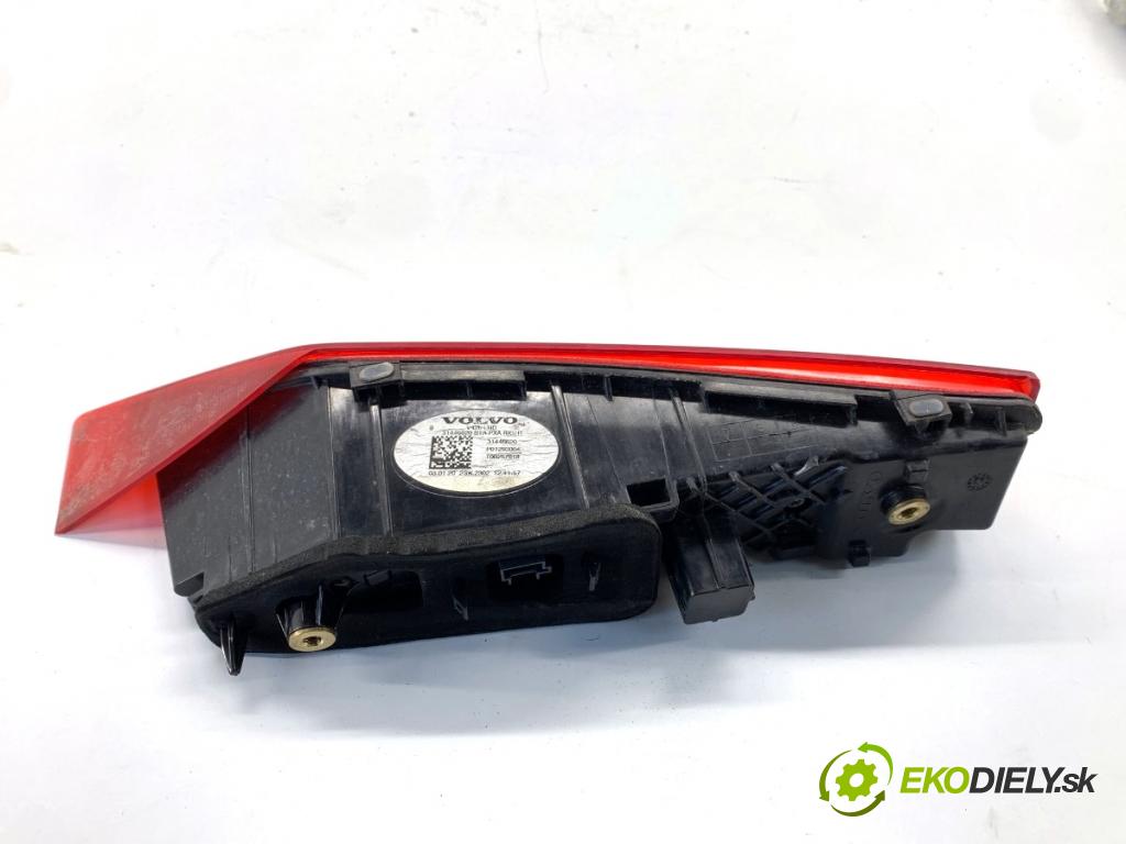 VOLVO XC60 II SUV 2020 173 kW B5 Mild-Hybrid AWD 1969 Svetlo zad pravá vnútorná 31446620 (Kľučka dverí ostatné)