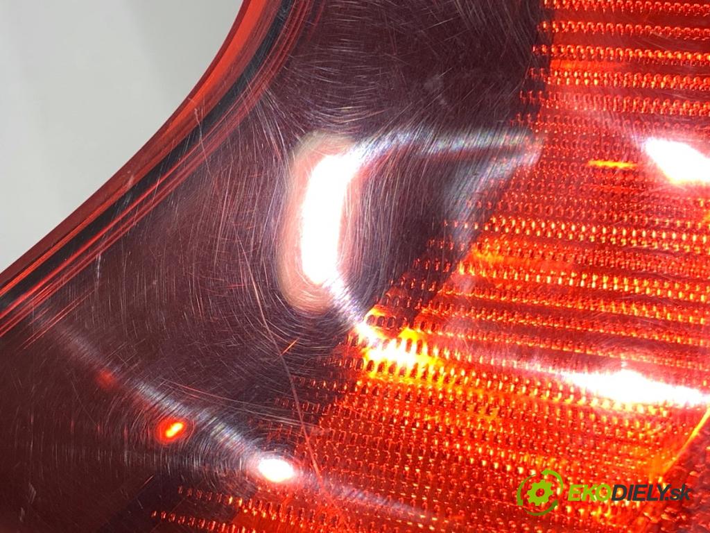 VOLVO XC60 II SUV 2020 173 kW B5 Mild-Hybrid AWD 1969 Svetlo ľavy zad 32228914