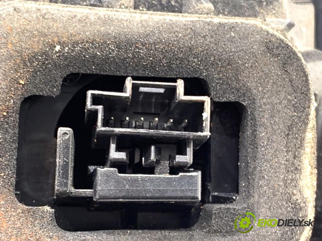 VOLVO XC60 II SUV 2020 173 kW B5 Mild-Hybrid AWD 1969 Svetlo ľavy zad 32228914