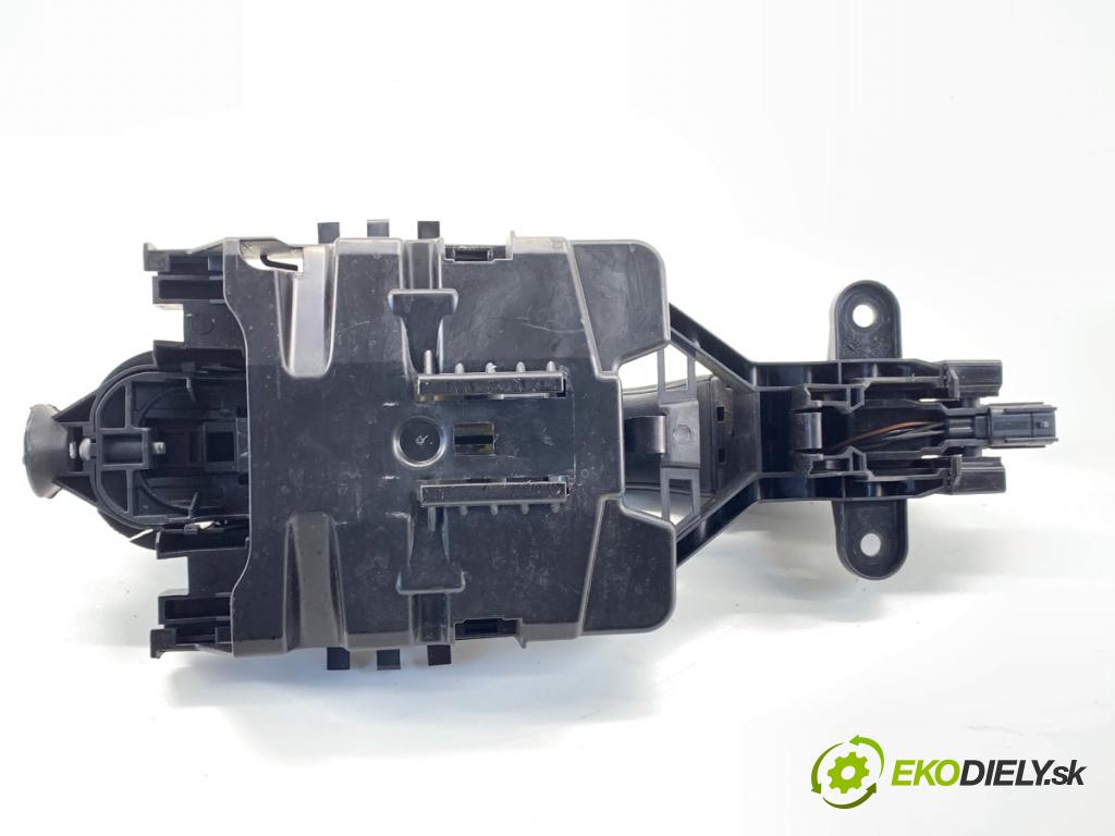 VOLVO XC60 II SUV 2020 173 kW B5 Mild-Hybrid AWD 1969 Kľučka vonkajšia pravy zad