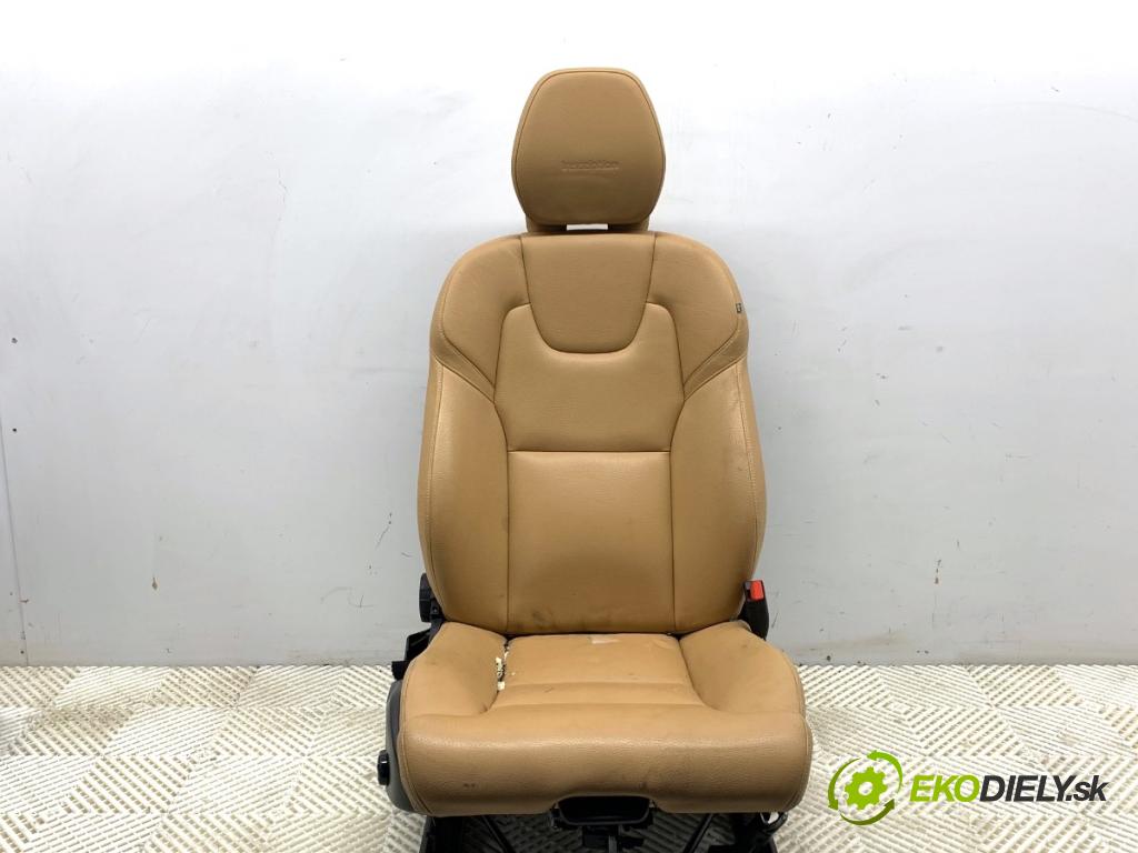 VOLVO XC60 II SUV 2020 173 kW B5 Mild-Hybrid AWD 1969 Sedadlo pravy predný 