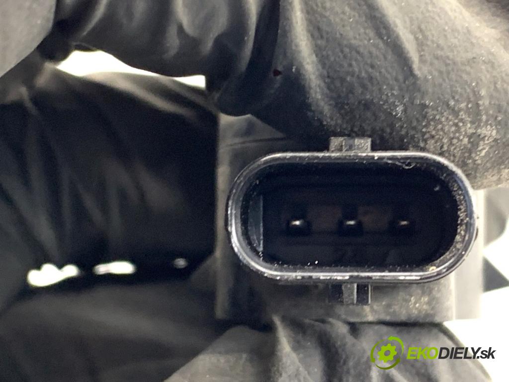 VOLVO XC60 II SUV 2020 173 kW B5 Mild-Hybrid AWD 1969 Snímač PDC