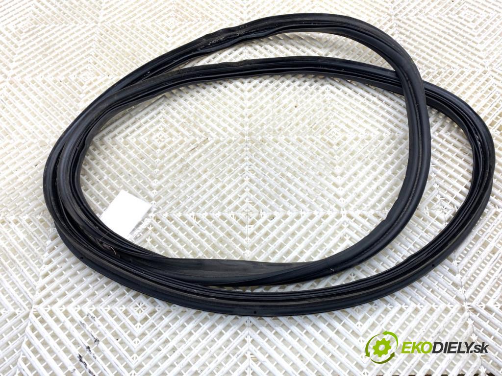 VOLVO XC60 II SUV 2020 173 kW B5 Mild-Hybrid AWD 1969 tesnenie dverí kufra 31424369