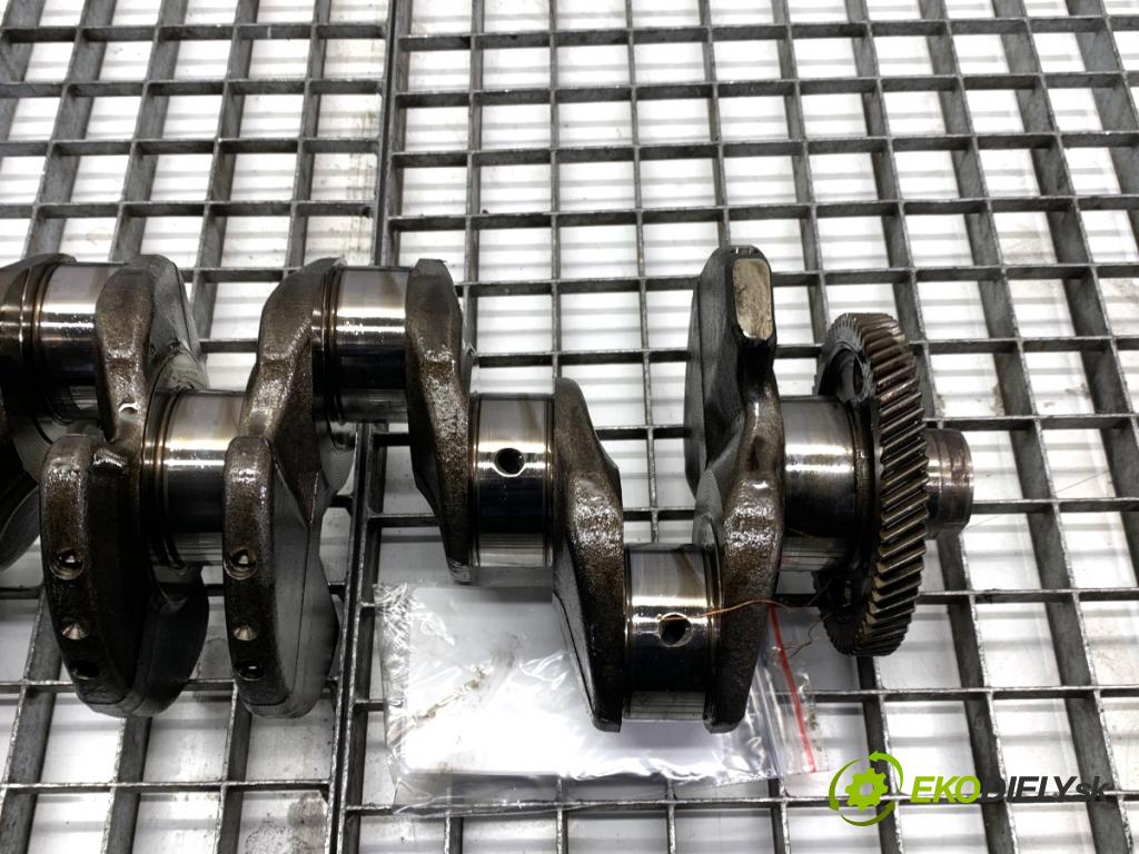 VW PASSAT B7 Kombi 2011 125 kW 2.0 TDI 1968 Kardaň, hriadeľ KLIKA: 38AA (Blok motora ostatné)