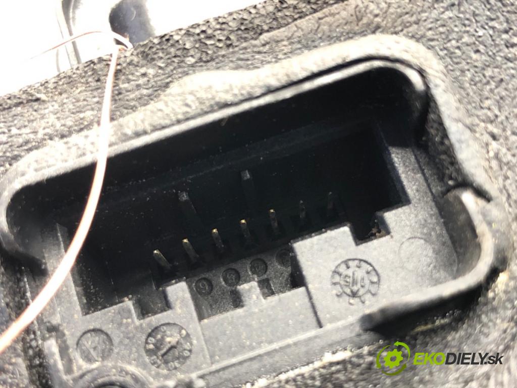 SKODA OCTAVIA III Kombi 2015 110 kW 2.0 TDI 1968 zámok Dvere pravy zad 5E0839016