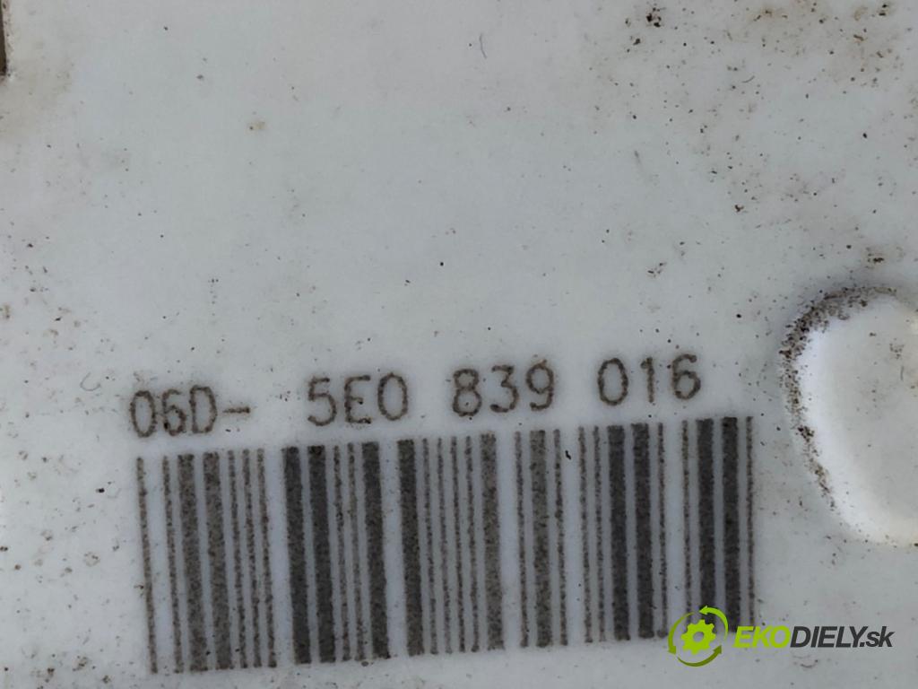 SKODA OCTAVIA III Kombi 2015 110 kW 2.0 TDI 1968 zámok dveře pravý zadní část 5E0839016