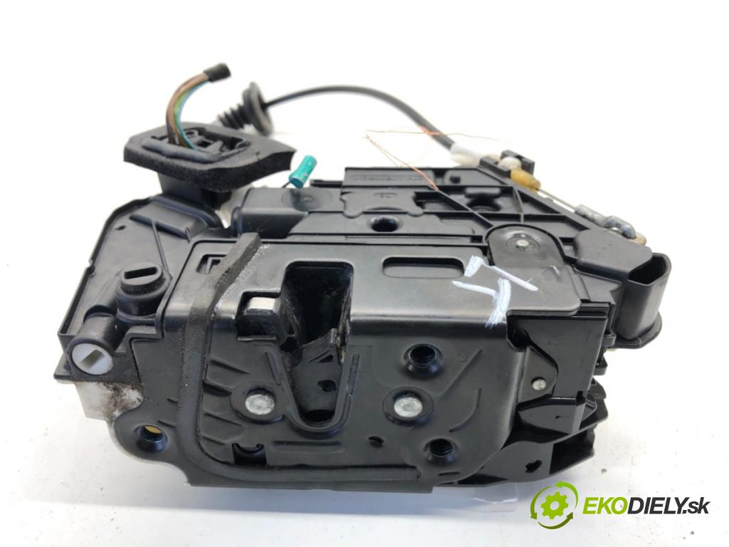 SKODA OCTAVIA III Kombi 2015 110 kW 2.0 TDI 1968 zámok Dvere ľavy zad 5E0839015