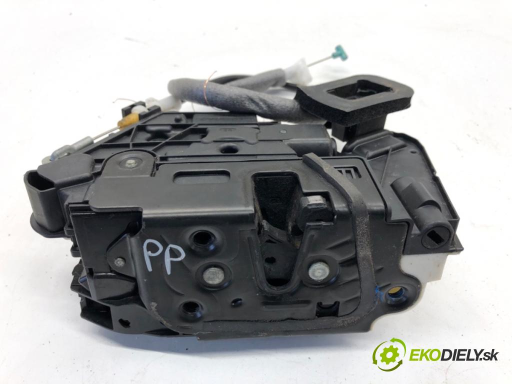 SKODA OCTAVIA III Kombi 2015 110 kW 2.0 TDI 1968 zámok Dvere pravy predný 5E1837016