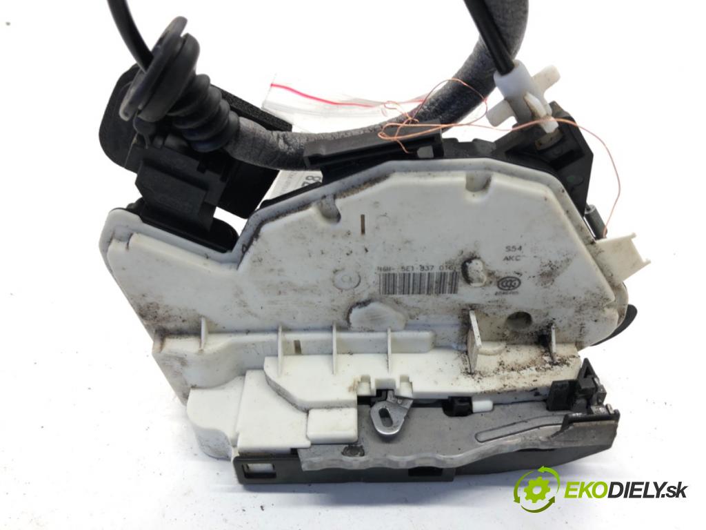 SKODA OCTAVIA III Kombi 2015 110 kW 2.0 TDI 1968 zámok Dvere pravy predný 5E1837016