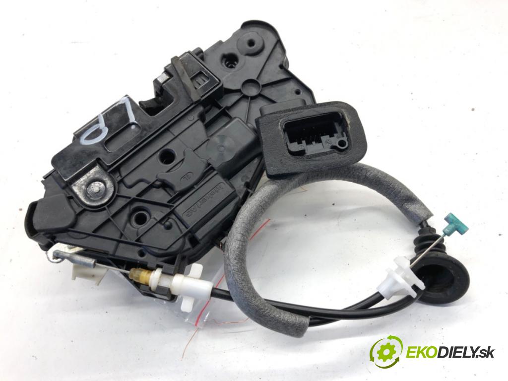 SKODA OCTAVIA III Kombi 2015 110 kW 2.0 TDI 1968 zámok Dvere ľavy predný 5E1837015