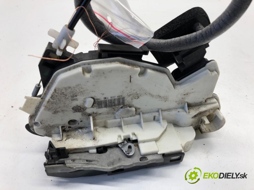 SKODA OCTAVIA III Kombi 2015 110 kW 2.0 TDI 1968 zámok Dvere ľavy predný 5E1837015