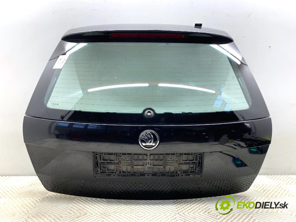 SKODA OCTAVIA III Kombi 2015 110 kW 2.0 TDI 1968 kapota zad LF9R