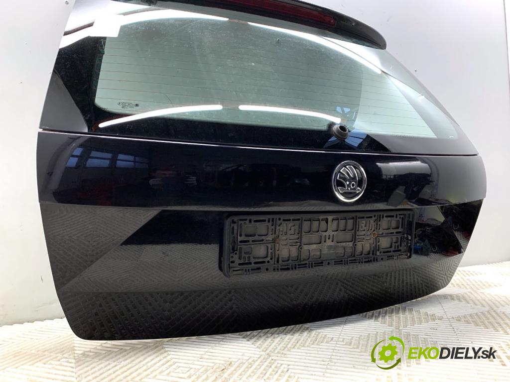 SKODA OCTAVIA III Kombi 2015 110 kW 2.0 TDI 1968 kapota zad LF9R