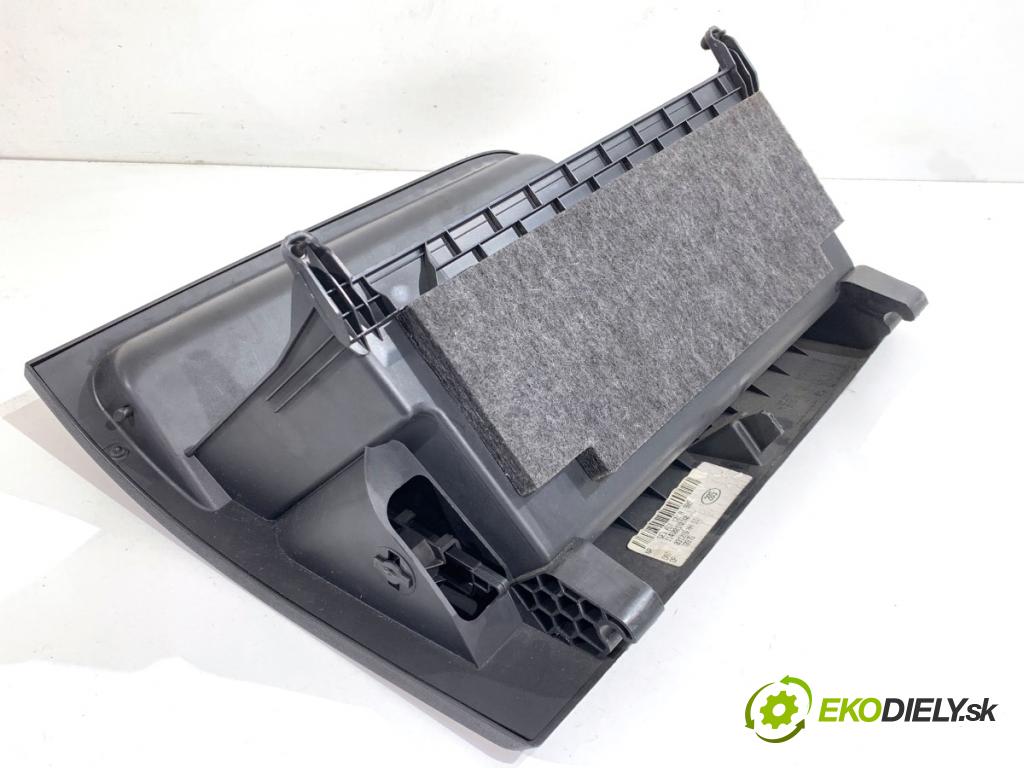 SKODA OCTAVIA III Kombi 2015 110 kW 2.0 TDI 1968 Priehradka, kastlík spolujazdca 5E1857121A (Priehradka (kastlík))