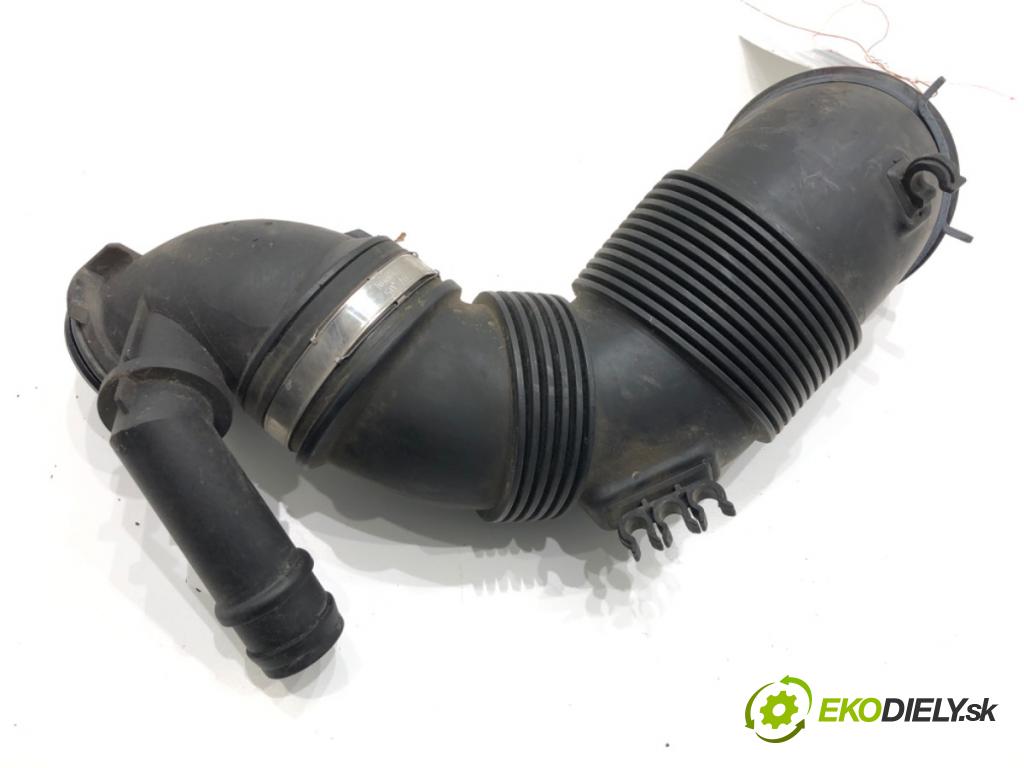 SKODA OCTAVIA III Kombi 2015 110 kW 2.0 TDI 1968 Rúra vzduchu 5Q0129635