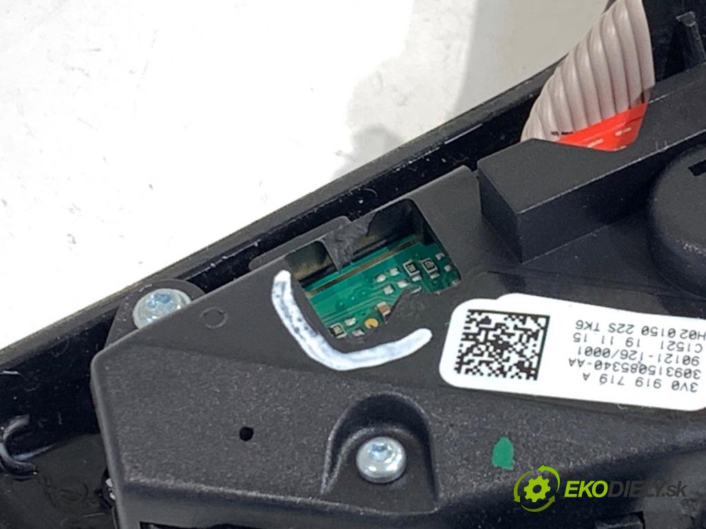 SKODA OCTAVIA III Kombi 2015 110 kW 2.0 TDI 1968 SPÍNAČE: volantu 3V0919719A