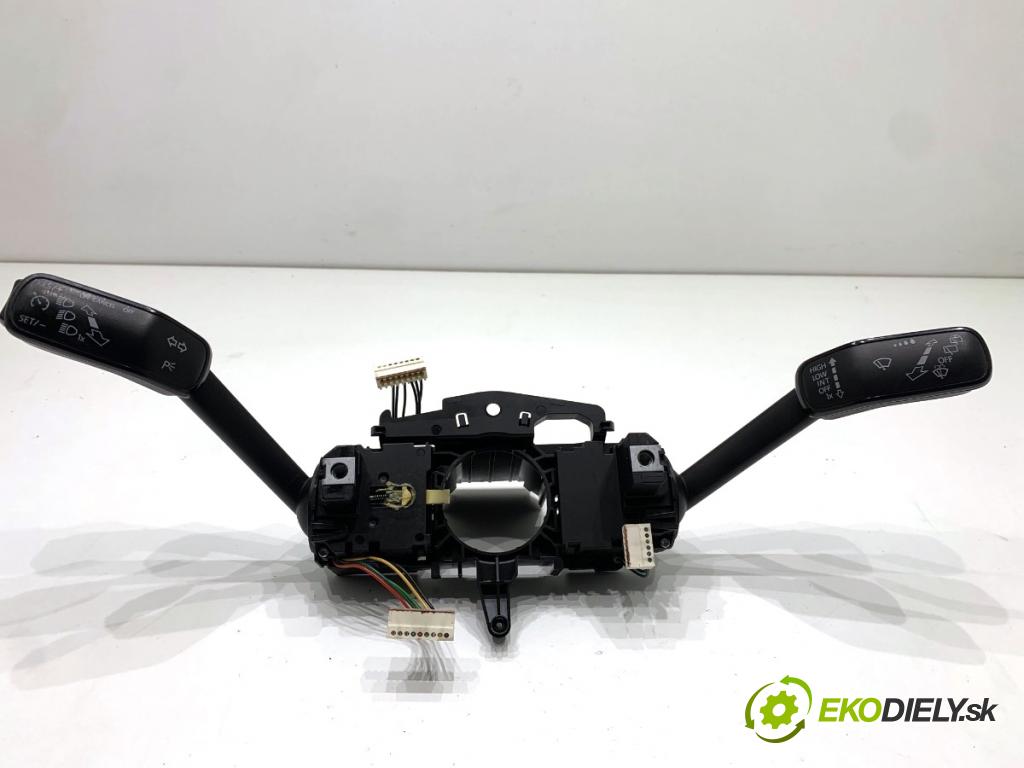 SKODA OCTAVIA III Kombi 2015 110 kW 2.0 TDI 1968 Prepínač kombinovaný 5Q0953507GP (Prepínacie páčky pod volantom)