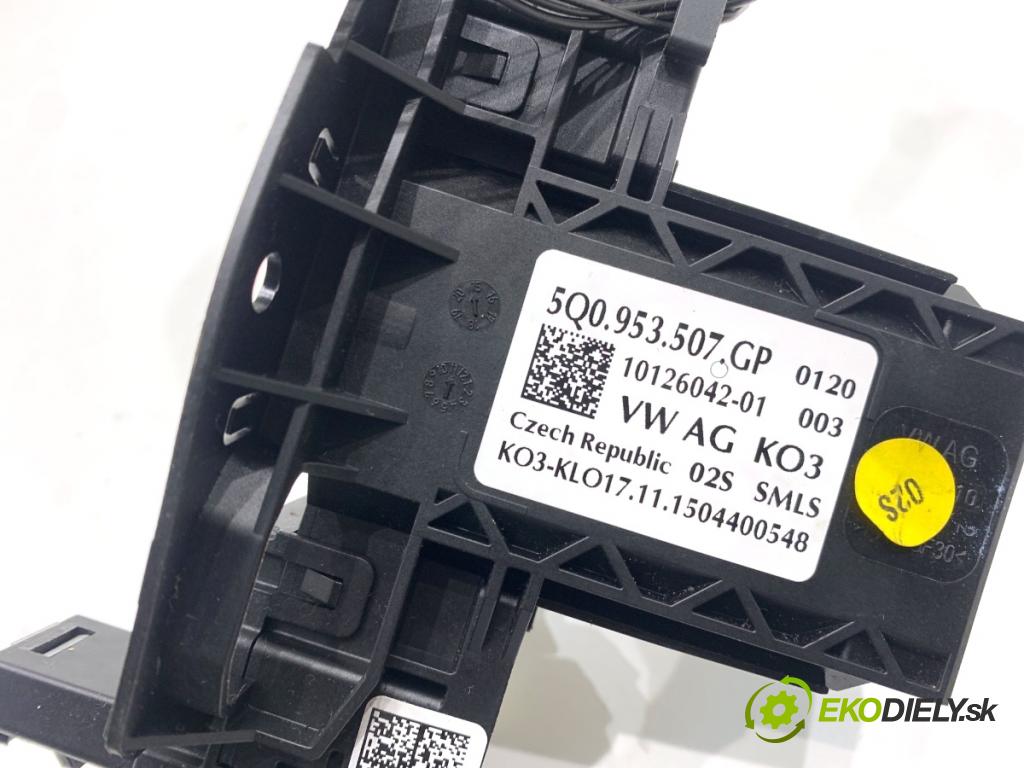 SKODA OCTAVIA III Kombi 2015 110 kW 2.0 TDI 1968 Prepínač kombinovaný 5Q0953507GP (Prepínacie páčky pod volantom)