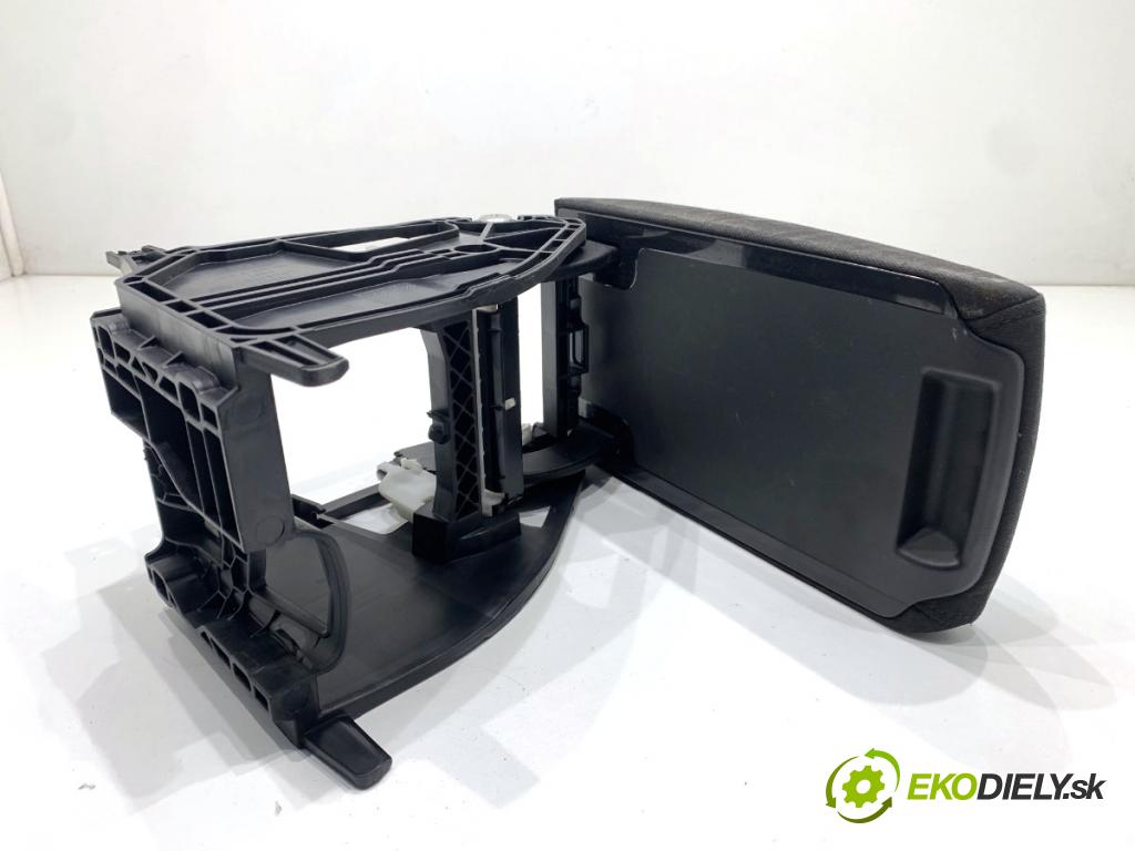 SKODA OCTAVIA III Kombi 2015 110 kW 2.0 TDI 1968 loketní opěrka 5E0864207 (Loketní opěrka)