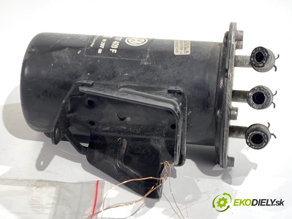 SKODA OCTAVIA III Kombi 2015 110 kW 2.0 TDI 1968 obal filtra paliva 5Q0127400F (Kryt palivového filtru)