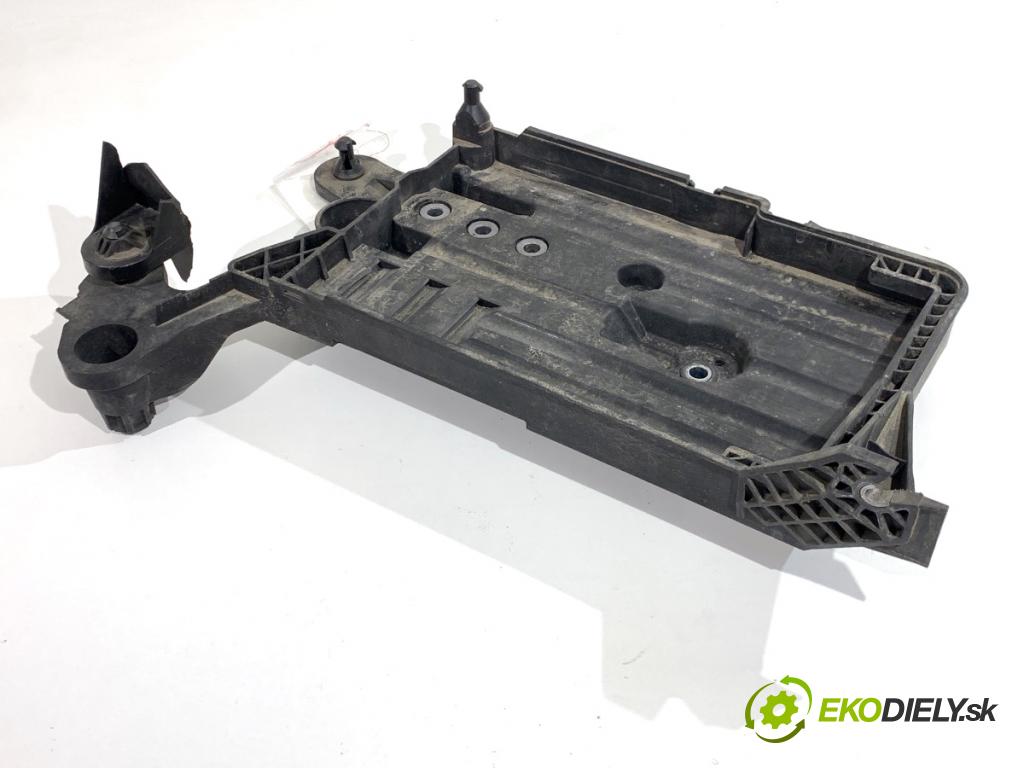 SKODA OCTAVIA III Kombi 2015 110 kW 2.0 TDI 1968 Obal akumulátora 5Q0915321H