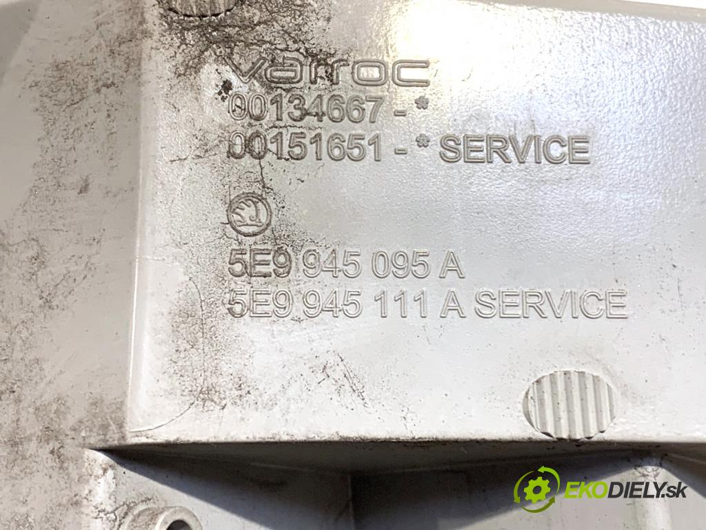 SKODA OCTAVIA III Kombi 2015 110 kW 2.0 TDI 1968 Svetlo ľavy zad 5E9945095A