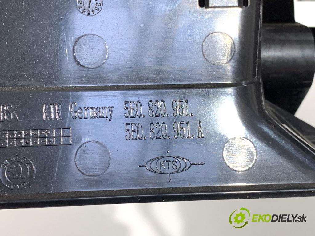 SKODA OCTAVIA III Kombi 2015 110 kW 2.0 TDI 1968 Mriežky kúrenia predný 5E0820951A