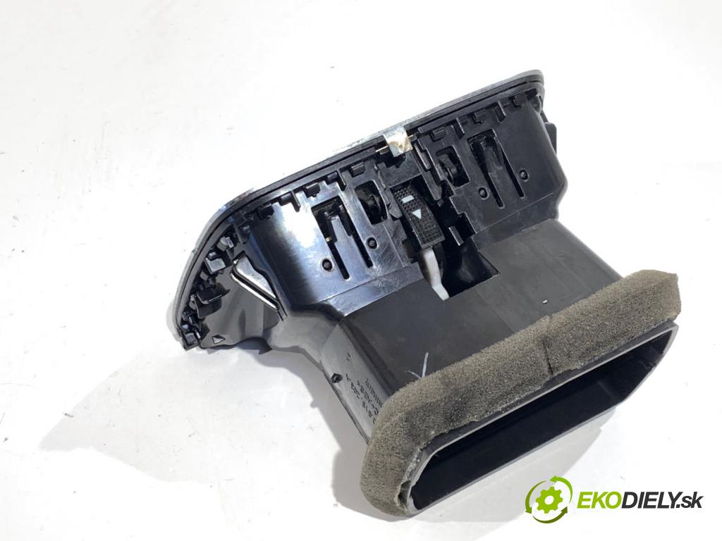 SKODA OCTAVIA III Kombi 2015 110 kW 2.0 TDI 1968 Mriežky kúrenia zad 5E0819203A