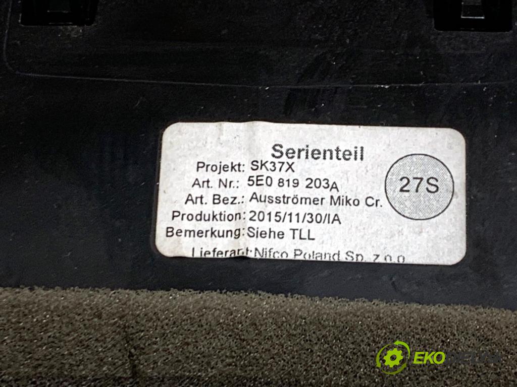 SKODA OCTAVIA III Kombi 2015 110 kW 2.0 TDI 1968 Mriežky kúrenia zad 5E0819203A