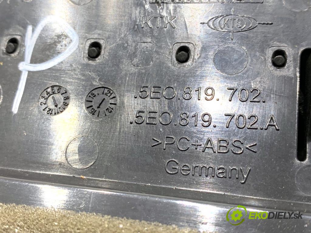 SKODA OCTAVIA III Kombi 2015 110 kW 2.0 TDI 1968 Mriežky kúrenia pravy predný 5E0819702