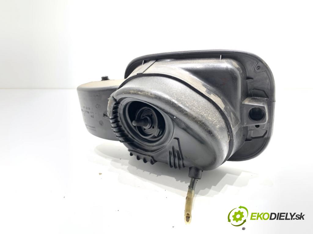 SKODA OCTAVIA III Kombi 2015 110 kW 2.0 TDI 1968 Dvierka nádrže paliva 5E0809702B (Kľučka dverí ostatné)