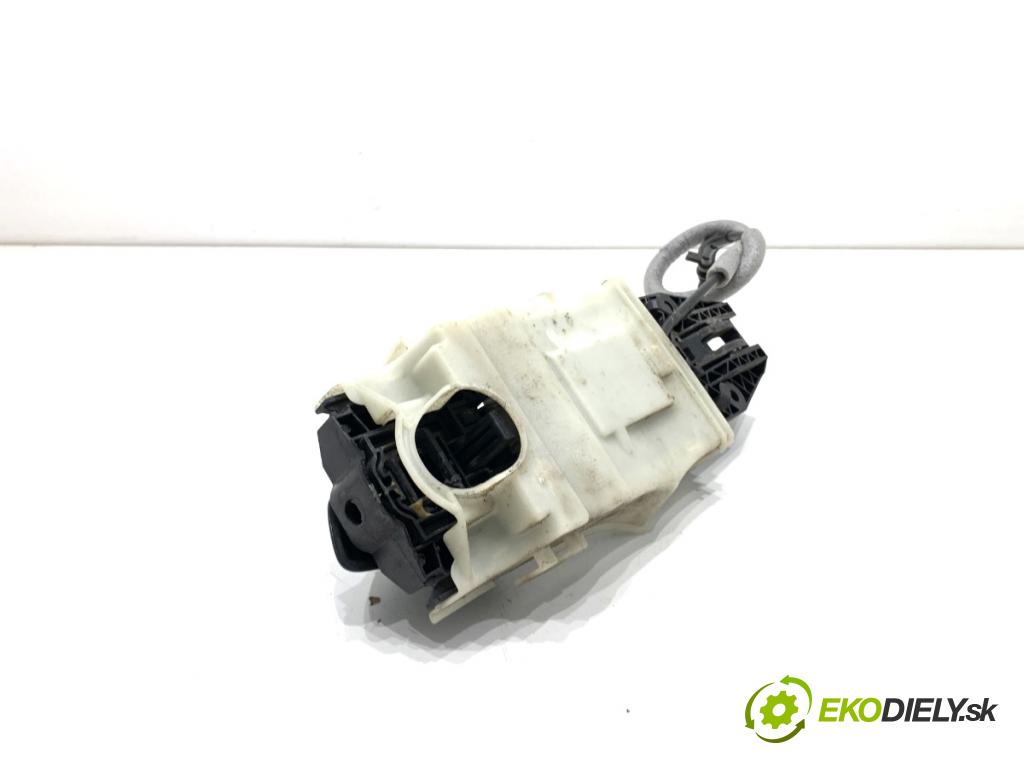 SKODA OCTAVIA III Kombi 2015 110 kW 2.0 TDI 1968 Kľučka vonkajšia pravy predný